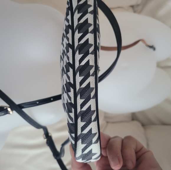 Dooney & Burke Vintage Crossbody - Picture 11 of 16